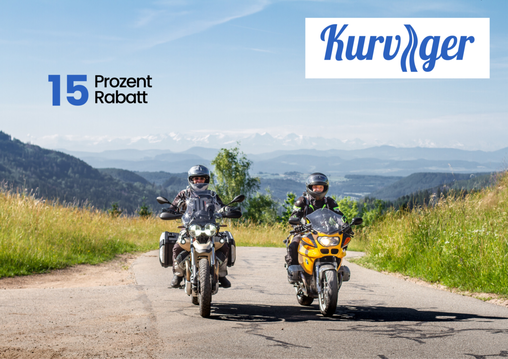 Logo Kurviger avec une photo de deux motos et l'indication que les membres bénéficient d'une réduction de 15%.