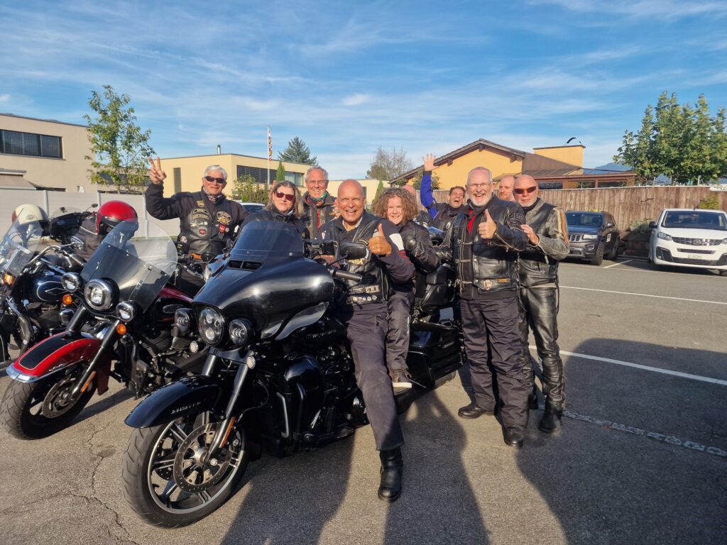 IG Motorrad - La Fondation Lampe Magique offre à une adolescente atteinte de spina bifida une sortie à moto inoubliable